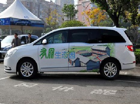 晋江户外车贴喷绘如何保持效果?